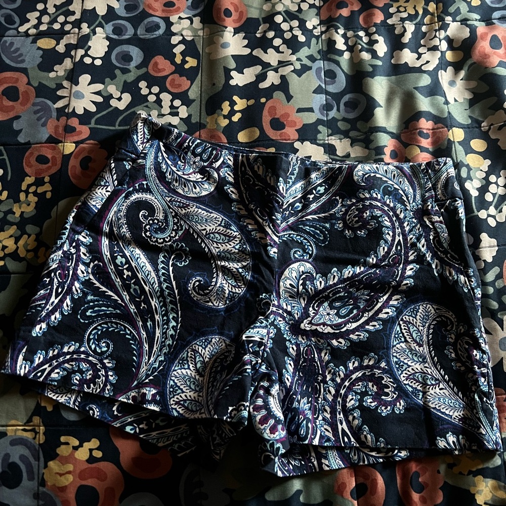 Banana Republic Navy Paisley Women's Shorts